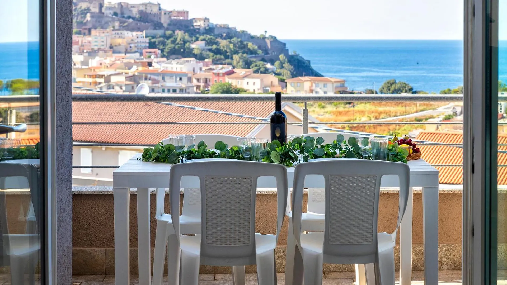 Sardinia Re - Smeralda 16 Castelsardo